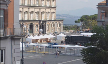 Imagen de vista previa de la cámara web Piazza del Plebiscito - Napoli